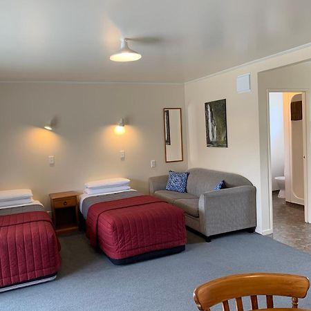 Amber Court Motel Те Анау Екстериор снимка