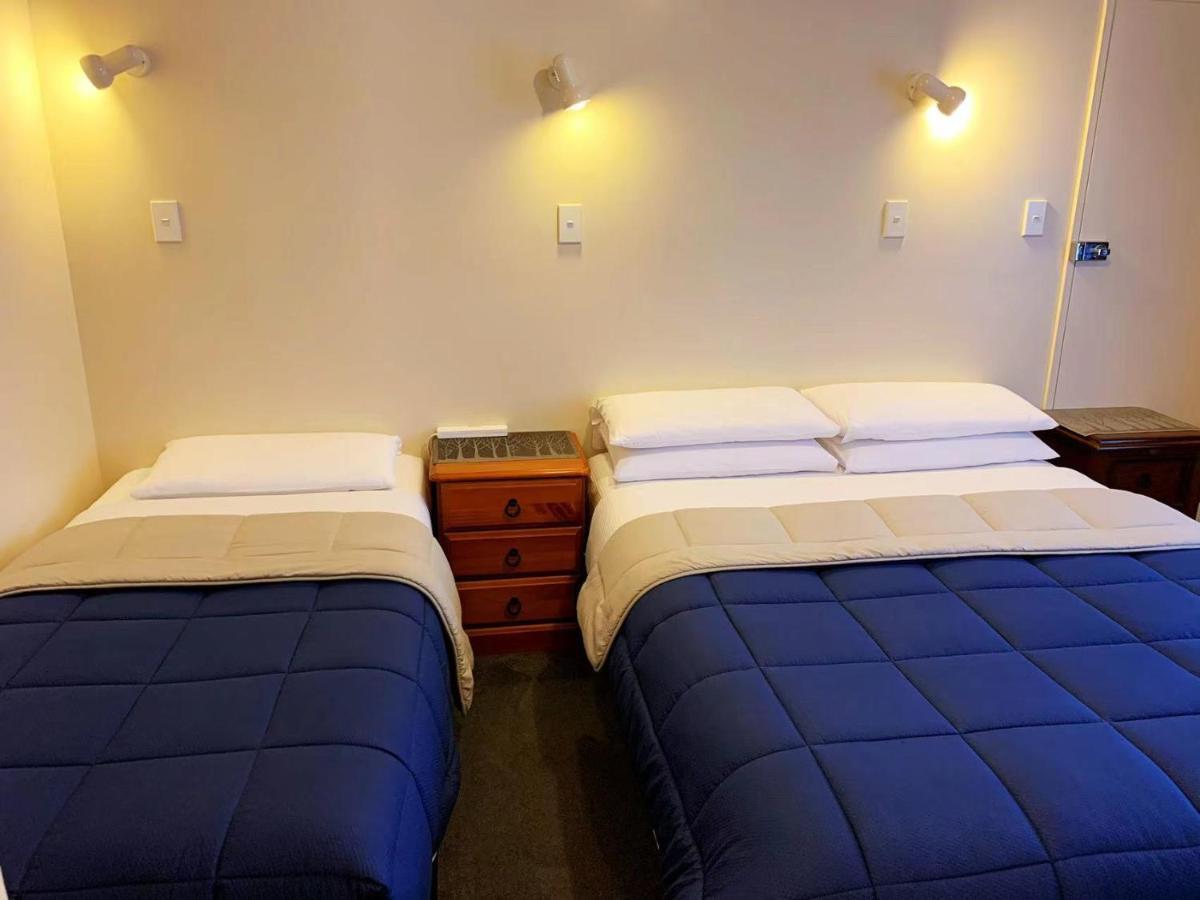 Amber Court Motel Те Анау Екстериор снимка