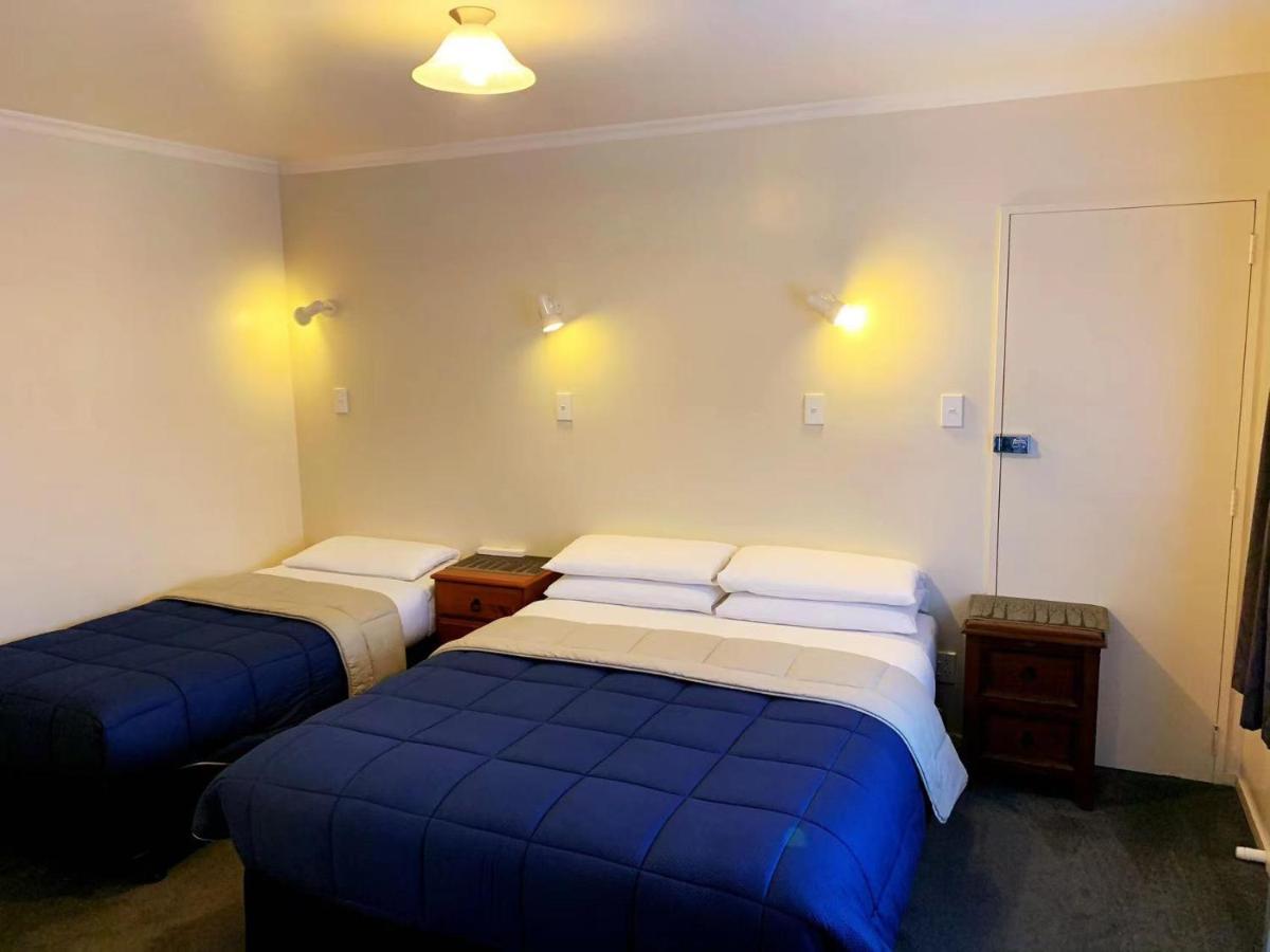 Amber Court Motel Те Анау Екстериор снимка