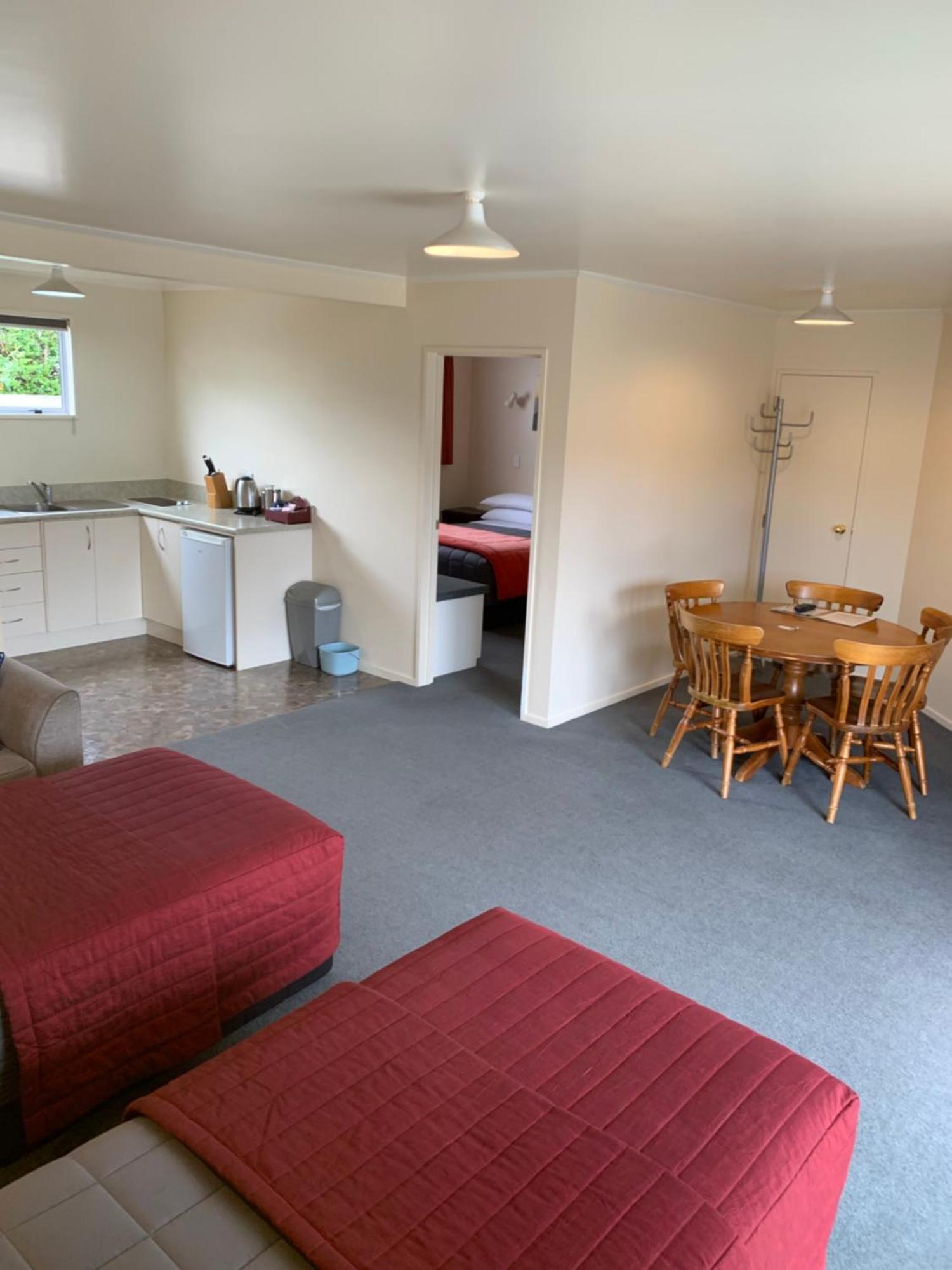 Amber Court Motel Те Анау Екстериор снимка