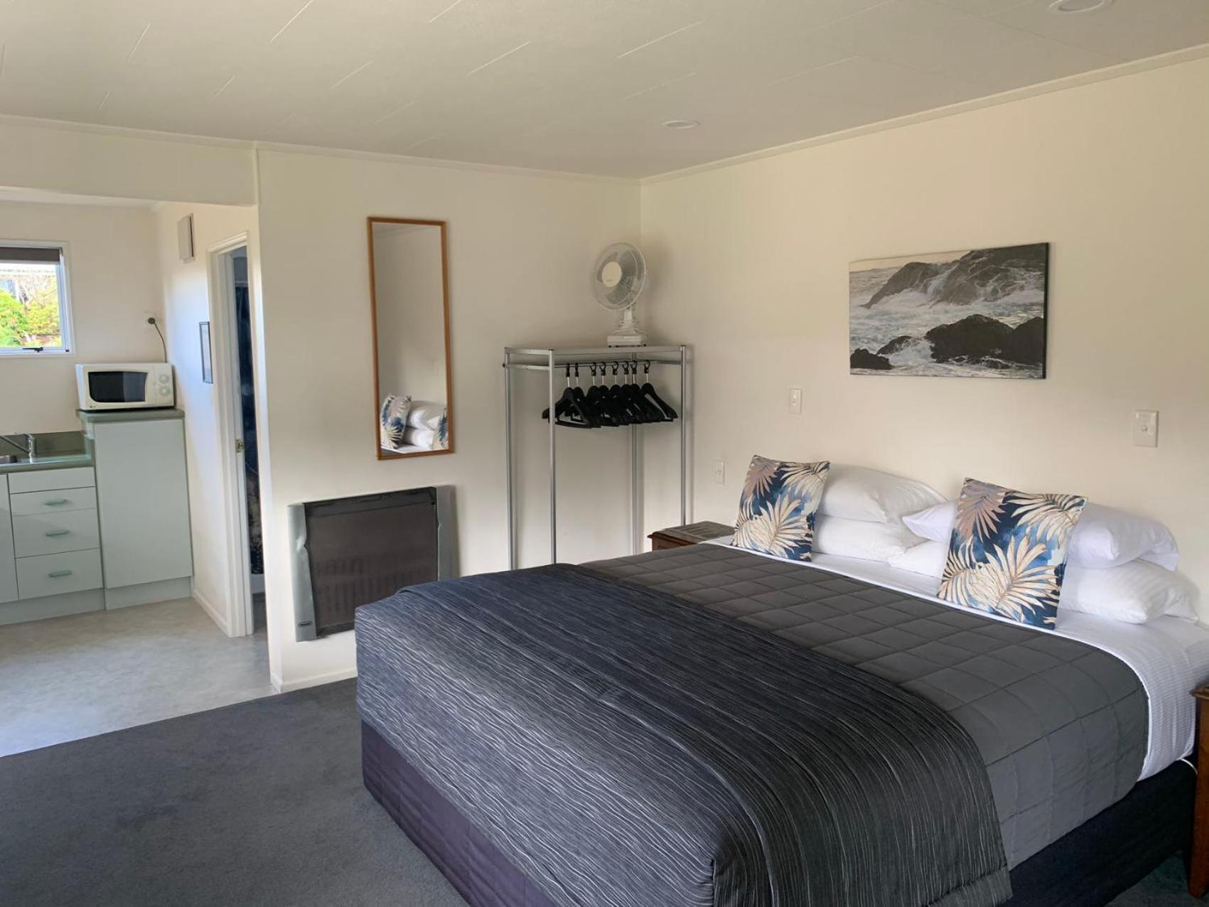 Amber Court Motel Те Анау Екстериор снимка