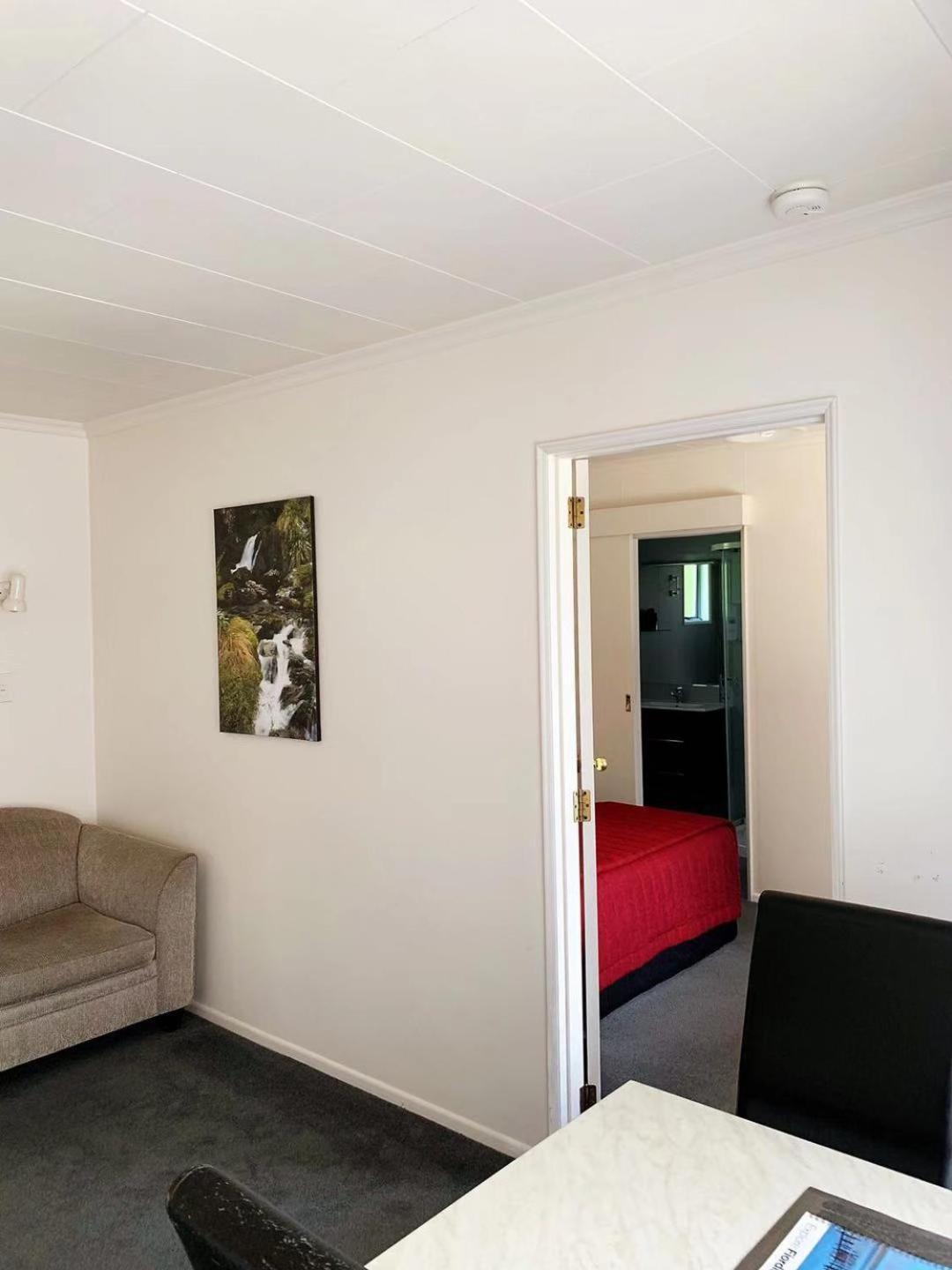 Amber Court Motel Те Анау Екстериор снимка